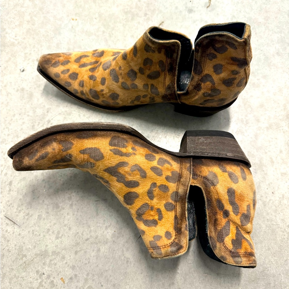 Snip Toe Leopard Print Booties